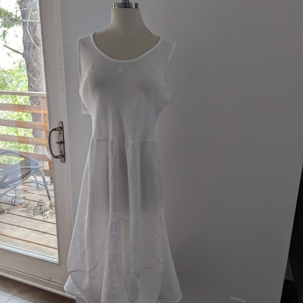 White Linen Lagenlook Summer Dress With Tucked Skirt
